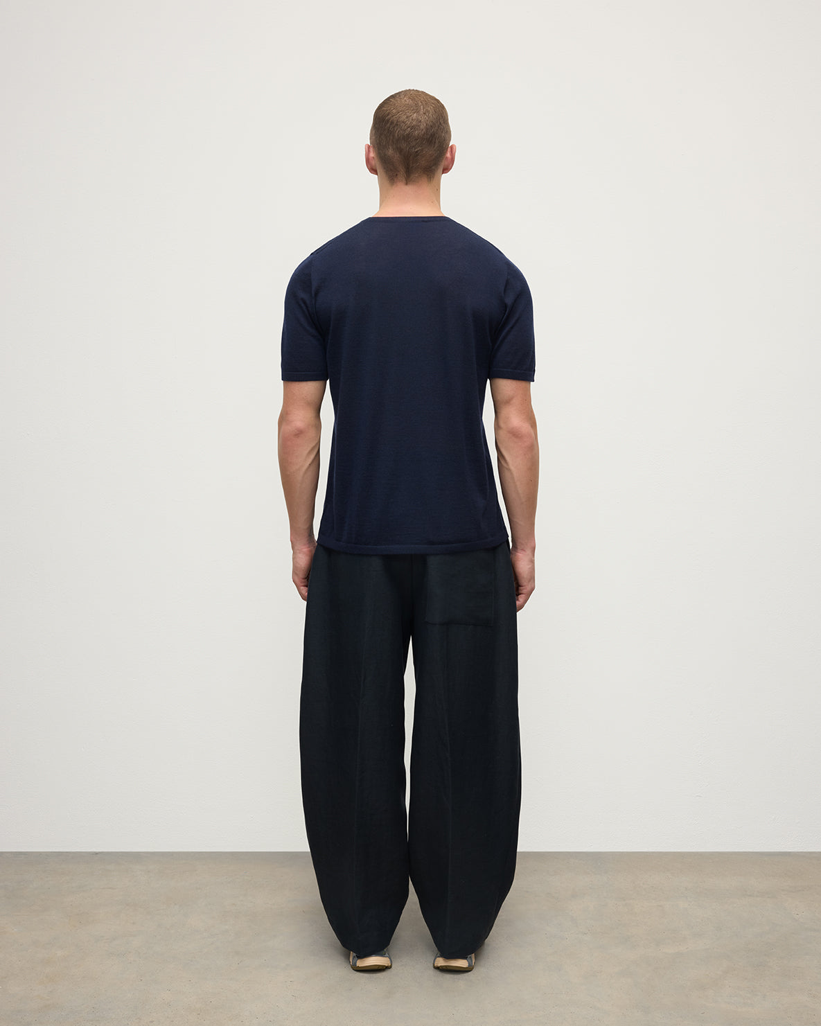 Johnstons of Elgin AW25 Men's Knitwear Dark Navy Navy Superfine Cashmere T-Shirt KAI05595SD7600