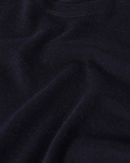 Johnstons of Elgin AW25 Men's Knitwear Dark Navy Navy Superfine Cashmere T-Shirt KAI05595SD7600