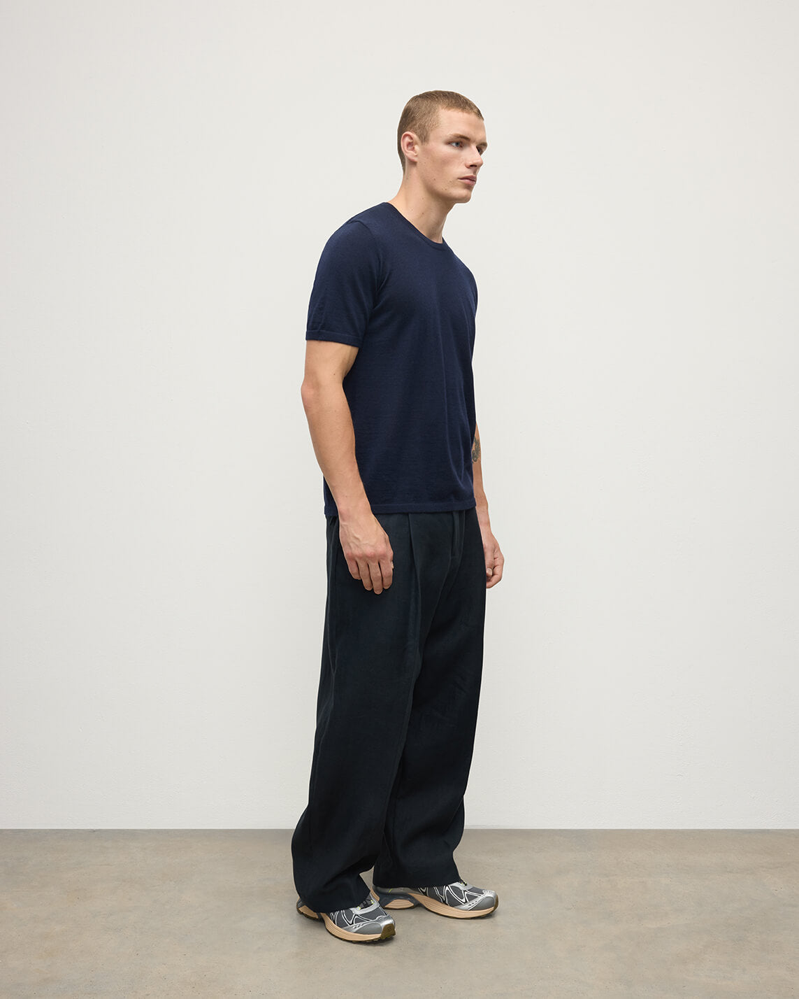 Johnstons of Elgin AW25 Men's Knitwear Dark Navy Navy Superfine Cashmere T-Shirt KAI05595SD7600