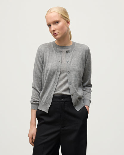 MODEL WEARING JOHNSTONS OF ELGIN WOMENS HONOR CREW CARDIGAN GREY 100% SUPERFINE CASHMERE KAI05708HA4253