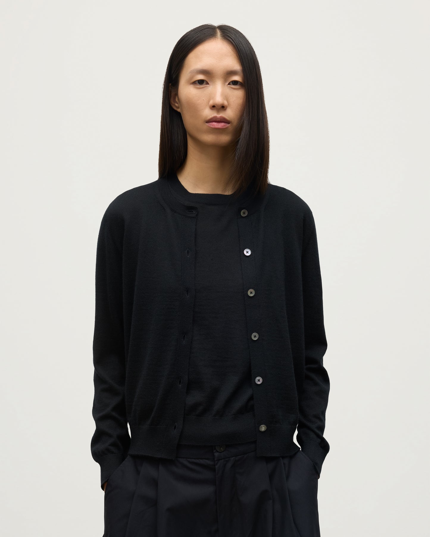 MODEL WEARING JOHNSTONS OF ELGIN WOMENS HONOR CREW CARDIGAN BLACK 100% SUPERFINE CASHMERE KAI05708SA7146