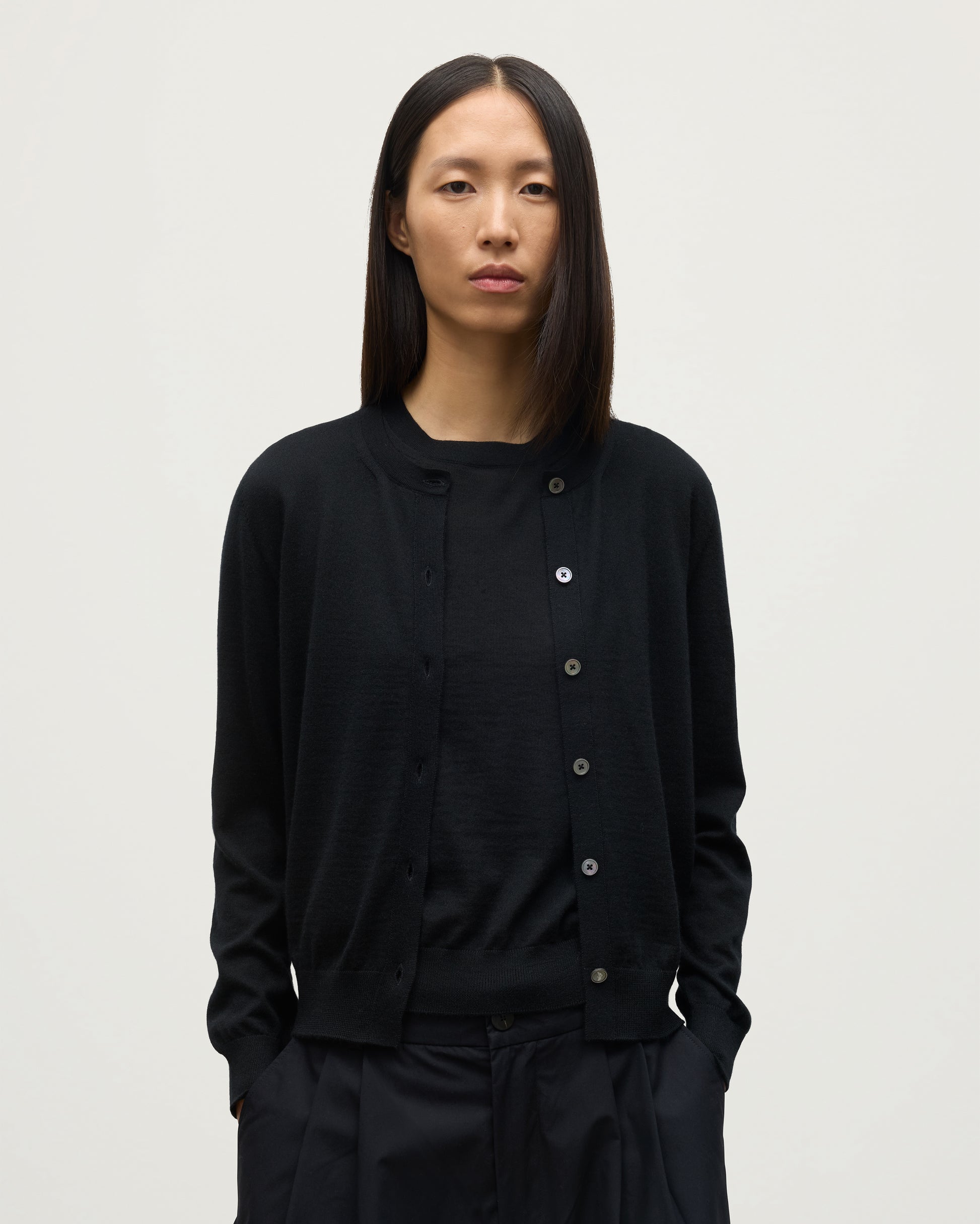 MODEL WEARING JOHNSTONS OF ELGIN WOMENS HONOR CREW CARDIGAN BLACK 100% SUPERFINE CASHMERE KAI05708SA7146