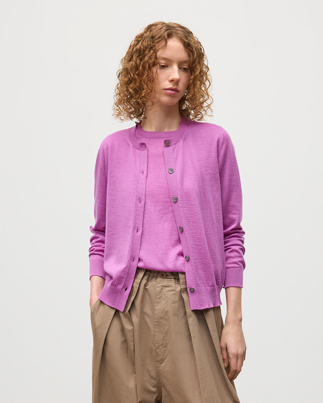 JOHNSTONS OF ELGIN WOMENS HONOR CREW CARDIGAN PINK 100% SUPERFINE CASHMERE KAI05708SE5321