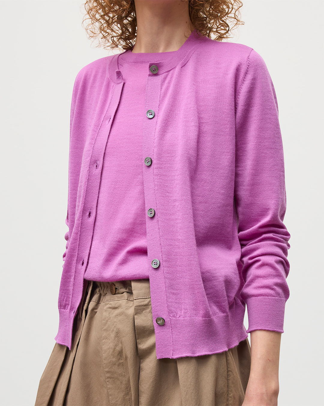 JOHNSTONS OF ELGIN WOMENS HONOR CREW CARDIGAN PINK 100% SUPERFINE CASHMERE KAI05708SE5321