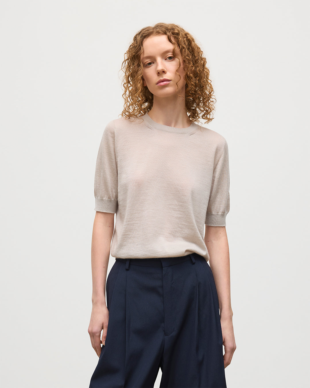 JOHNSTONS OF ELGIN WOMENS HONOR SHORT SLEEVE CREW IVORY 100% SUPERFINE CASHMERE KAI05712SA0664