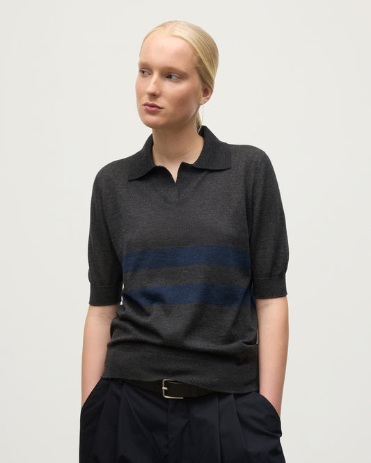 MODEL WEARS JOHNSTONS OF ELGIN WOMENS COIRA SHORT SLEEVE SHIRT GREY & NAVY 100% SUPERFINE CASHMERE KAI05714Q25955