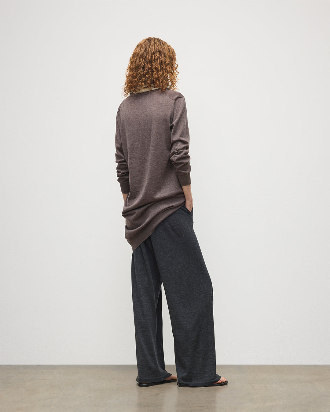 JOHNSTONS OF ELGIN WOMENS ELISE VEE SWEATER LIGHT BROWN 100% SUPERFINE CASHMERE KAI05715HB7092