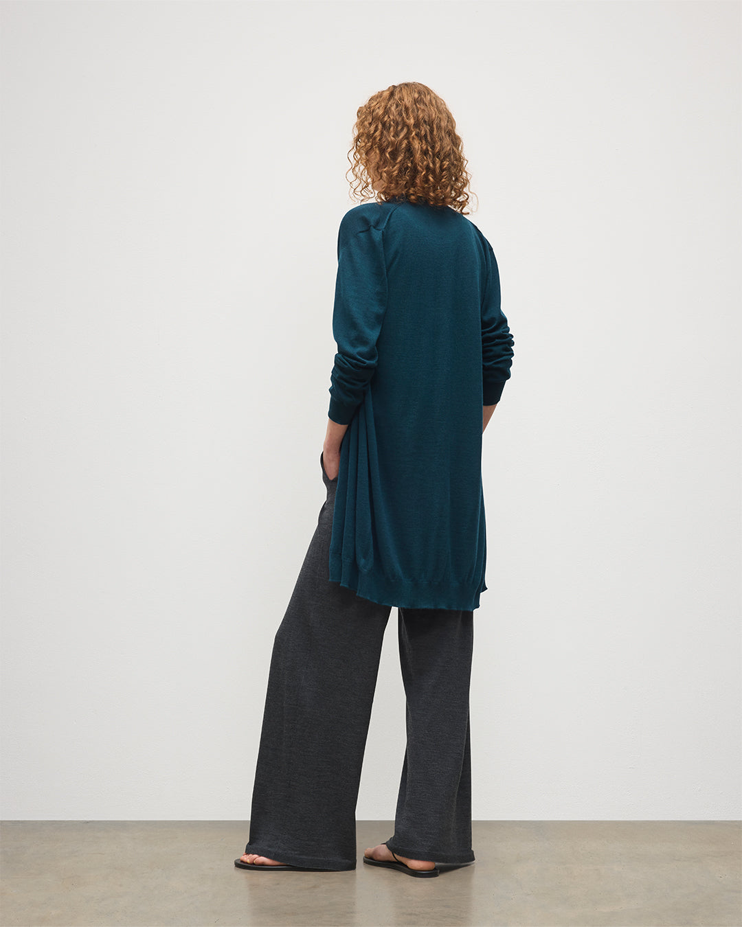 JOHNSTONS OF ELGIN WOMENS ELISE VEE CARDIGAN GREEN 100% SUPERFINE CASHMERE KAI05716SC7344