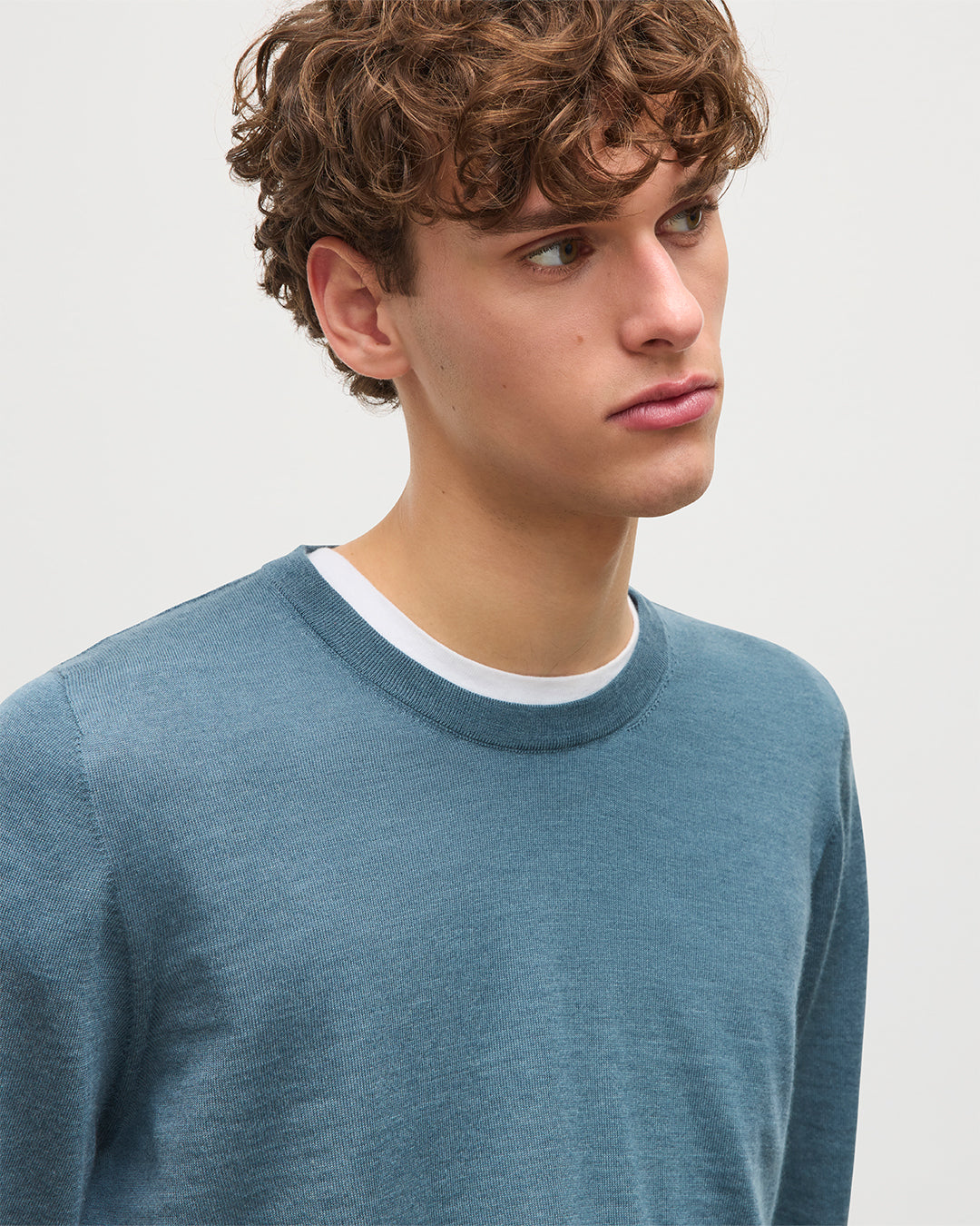 JOHNSTONS OF ELGIN MENS FIN SUPERFINE CREW GREEN 100% SUPERFINE CASHMERE KAI05717SD5242