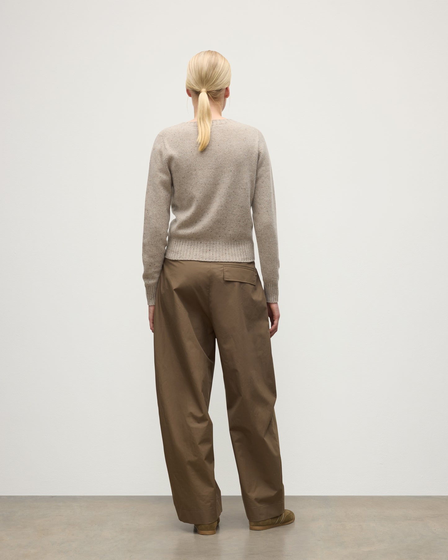 JOHNSTONS OF ELGIN WOMENS CAIRN CREW SWEATER GREY 100% DONEGAL CASHMERE KAI05719HA0397