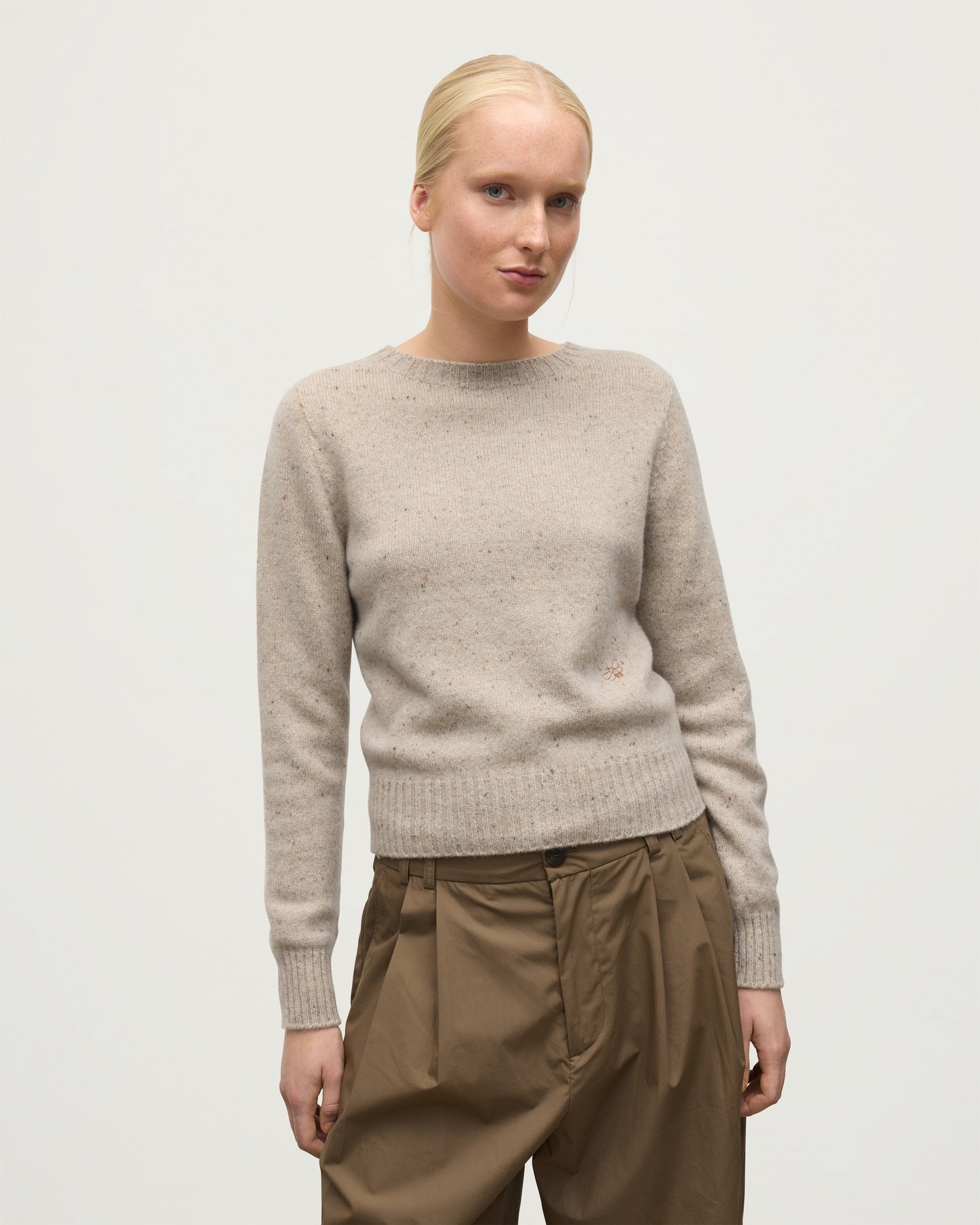 JOHNSTONS OF ELGIN WOMENS CAIRN CREW SWEATER GREY 100% DONEGAL CASHMERE KAI05719HA0397