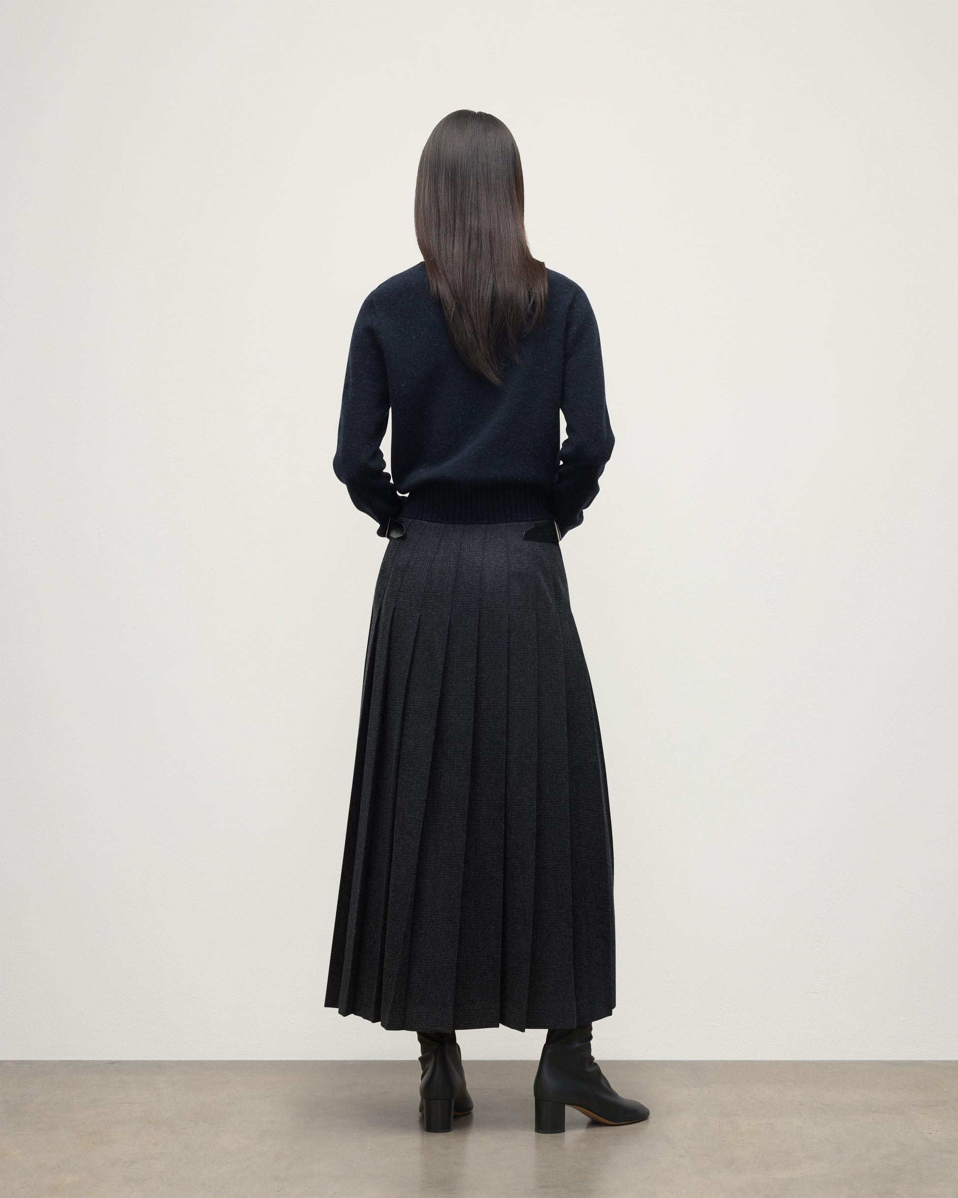 JOHNSTONS OF ELGIN WOMENS CAIRN CREW SWEATER BLUE 100% DONEGAL CASHMERE KAI05719HD7348