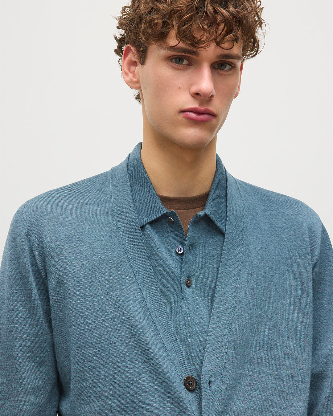 JOHNSTONS OF ELGIN MENS FORSYTH SUPERFINE VEE NECK CARDIGAN GREEN 100% SUPERFINE CASHMERE KAI05740SD5242