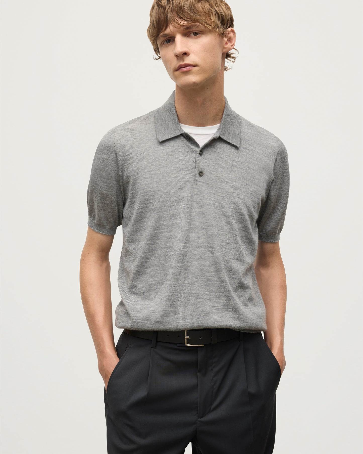 MODEL WEARS JOHNSTONS OF ELGIN MENS FIN SHORT SLEEVE SUPERFINE POLOSHIRT GREY KAI05741HA4253