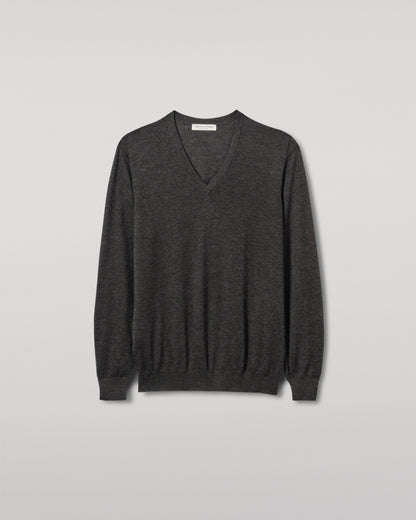 MENS FIN SUPERFINE VEE NECK GREY 100% SUPERFINE CASHMERE BY JOHNSTONS OF ELGIN KAI05744HA7218