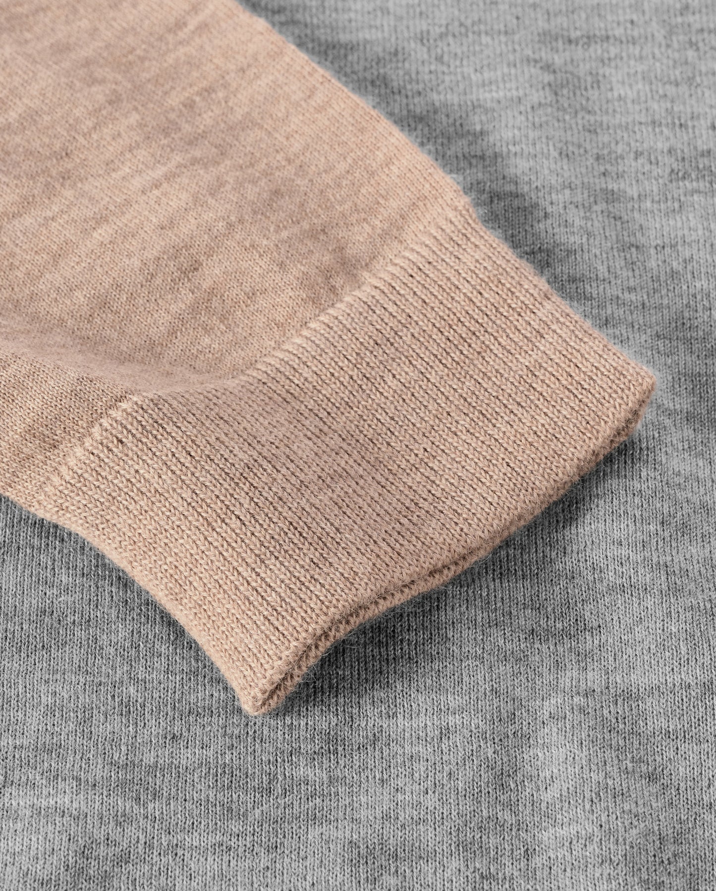 JOHNSTONS OF ELGIN MENS LEITH RINGER SUPERFINE SWEATER GREY & LIGHT BROWN 100% SUPERFINE CASHMERE KAI05746Q25933