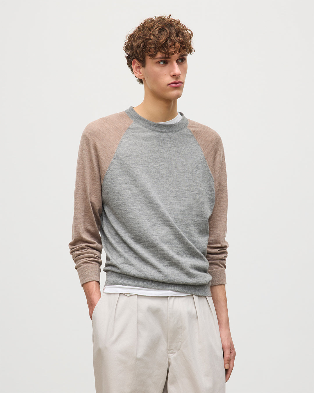 JOHNSTONS OF ELGIN MENS LEITH RINGER SUPERFINE SWEATER GREY & LIGHT BROWN 100% SUPERFINE CASHMERE KAI05746Q25933