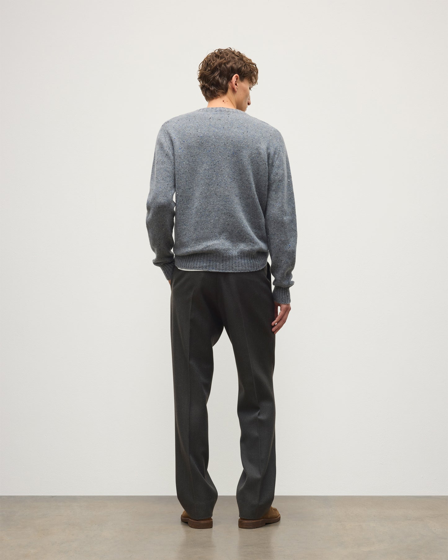 JOHNSTONS OF ELGIN TIREE CREW SWEATER DONEGAL CASHMERE CREW SWEATER GREY 100% CASHMERE KAI05755HA4270