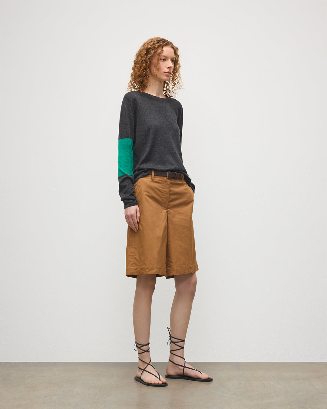 JOHNSTONS OF ELGIN WOMENS EUNA T-SHIRT GREY & GREEN 100% SUPERFINE CASHMERE KAI05761Q25957