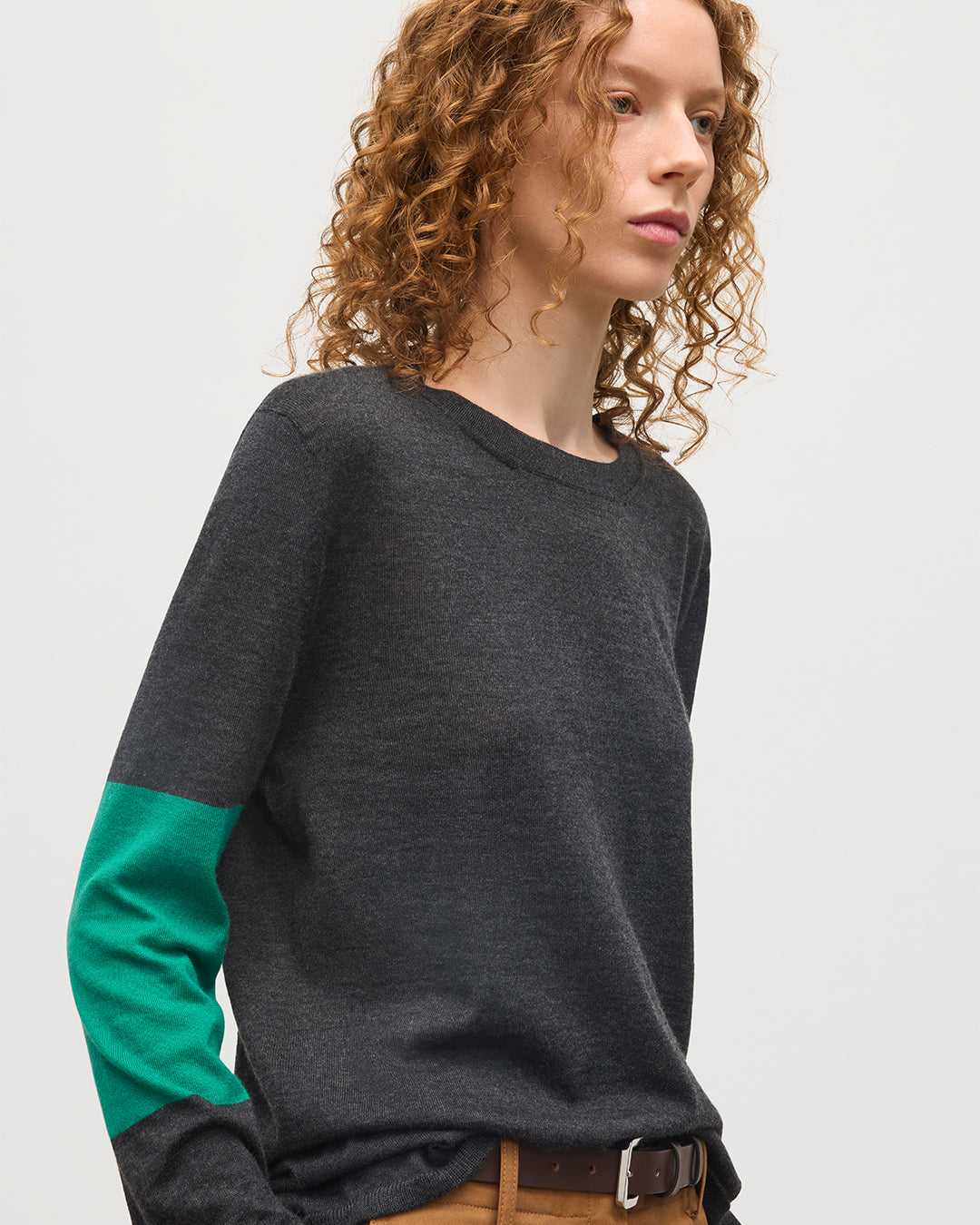 JOHNSTONS OF ELGIN WOMENS EUNA T-SHIRT GREY & GREEN 100% SUPERFINE CASHMERE KAI05761Q25957