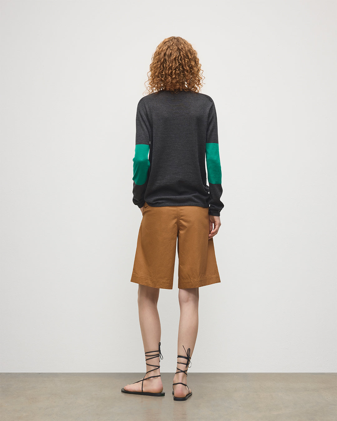 JOHNSTONS OF ELGIN WOMENS EUNA T-SHIRT GREY & GREEN 100% SUPERFINE CASHMERE KAI05761Q25957