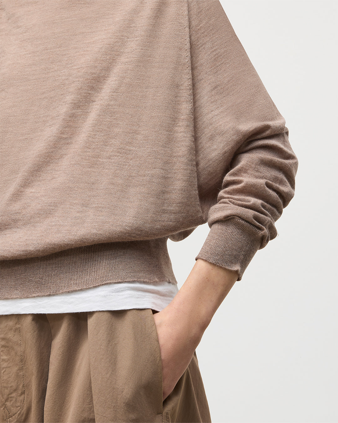 JOHNSTONS OF ELGIN WOMENS FINOLA SWEATER LIGHT BROWN 100% SUPERFINE CASHMERE KAI05789HB0273