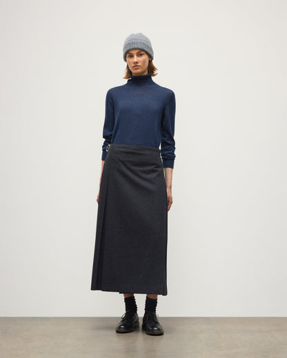 JOHNSTONS OF ELGIN BEATRICE FUNNEL SWEATER SUPERFINE CASHMERE FUNNEL NECK SWEATER WITH LINKS STITCH DETAIL - 3 PLY NAVY 100% CASHMERE KAI05951HD7350