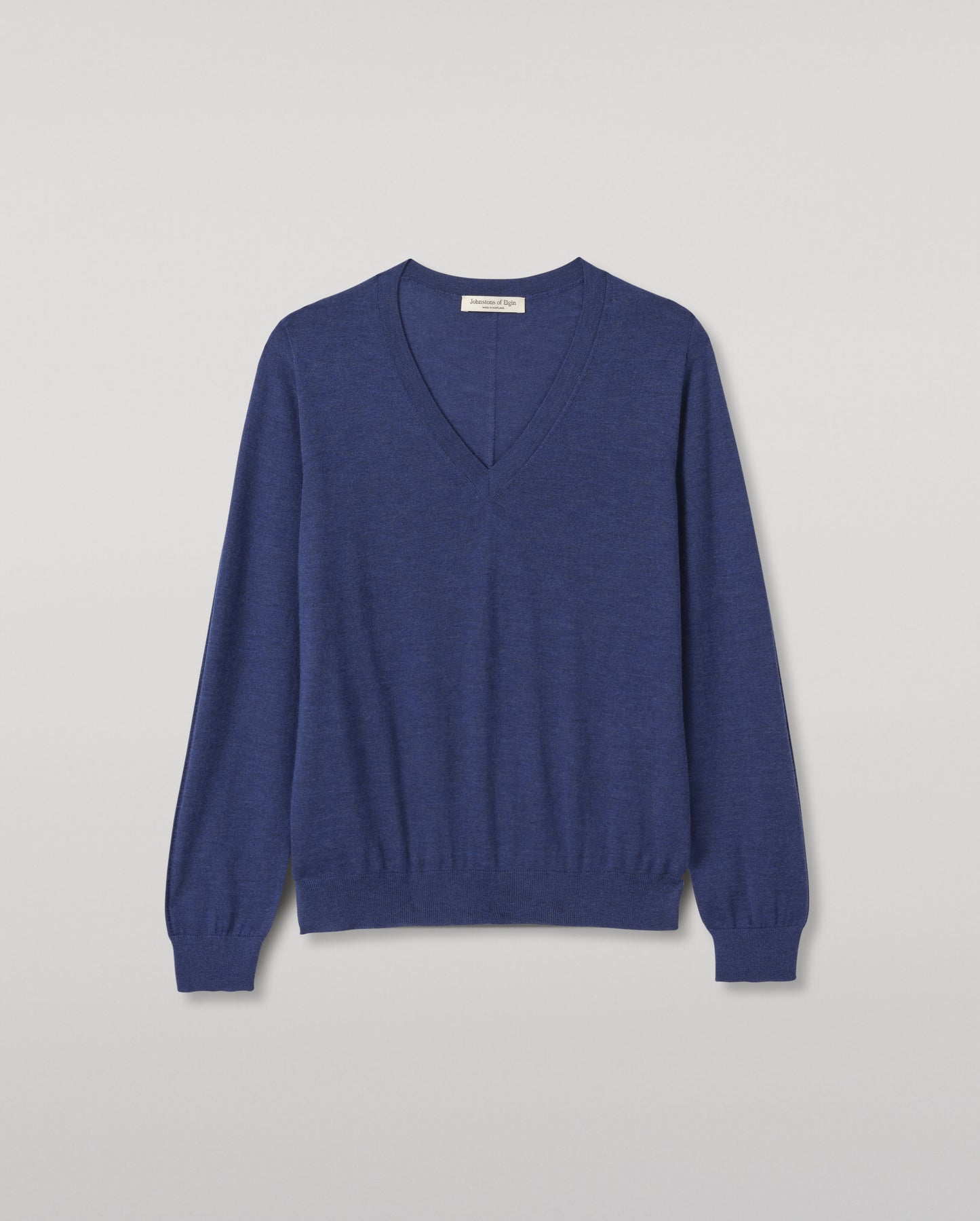 JOHNSTONS OF ELGIN BEATRICE VEE SWEATER SUPERFINE CASHMERE VEE NECK SWEATER WITH LINKS STITCH DETAIL - 3 PLY BLUE 100% CASHMERE KAI05972HD4509