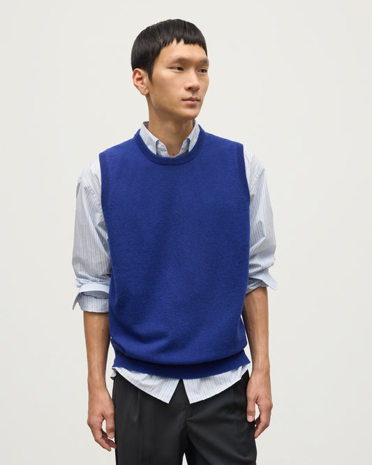 MENS LENNOX SLEEVELESS CREW BLUE 100% CASHMERE, BY JOHNSTONS OF ELGIN KAP05243SD5326