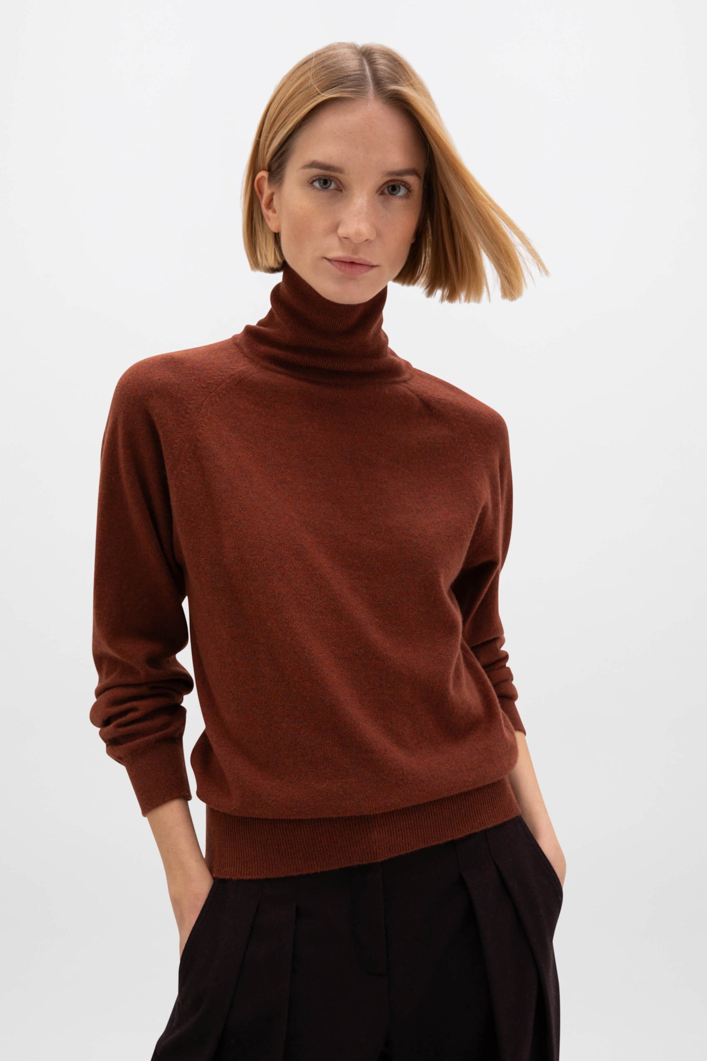 Johnstons of Elgin AW24 Women's Knitwear Russet Cashmere Roll Neck KAP05275HE7051