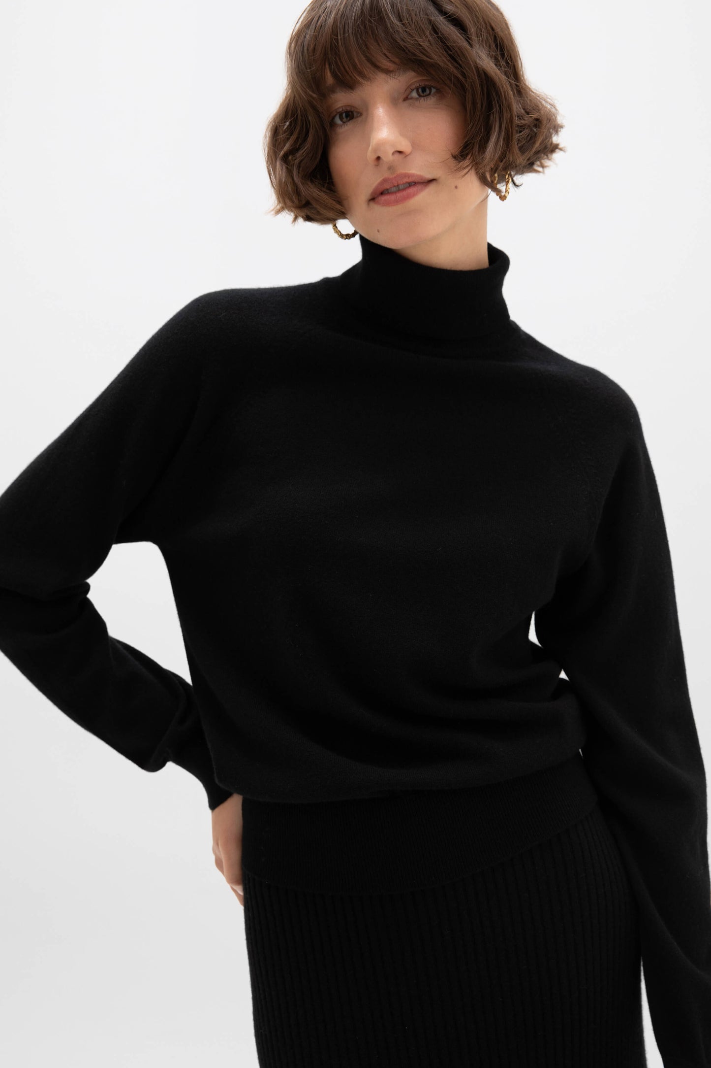 Johnstons of Elgin AW24 Women's Knitwear Black Cashmere Roll Neck KAP05275SA0900