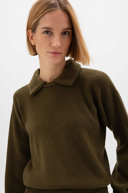 Johnstons of Elgin AW24 Women's Knitwear Olive Reversible Cashmere Milano Stitch Collar Sweater KAP05276SC4573