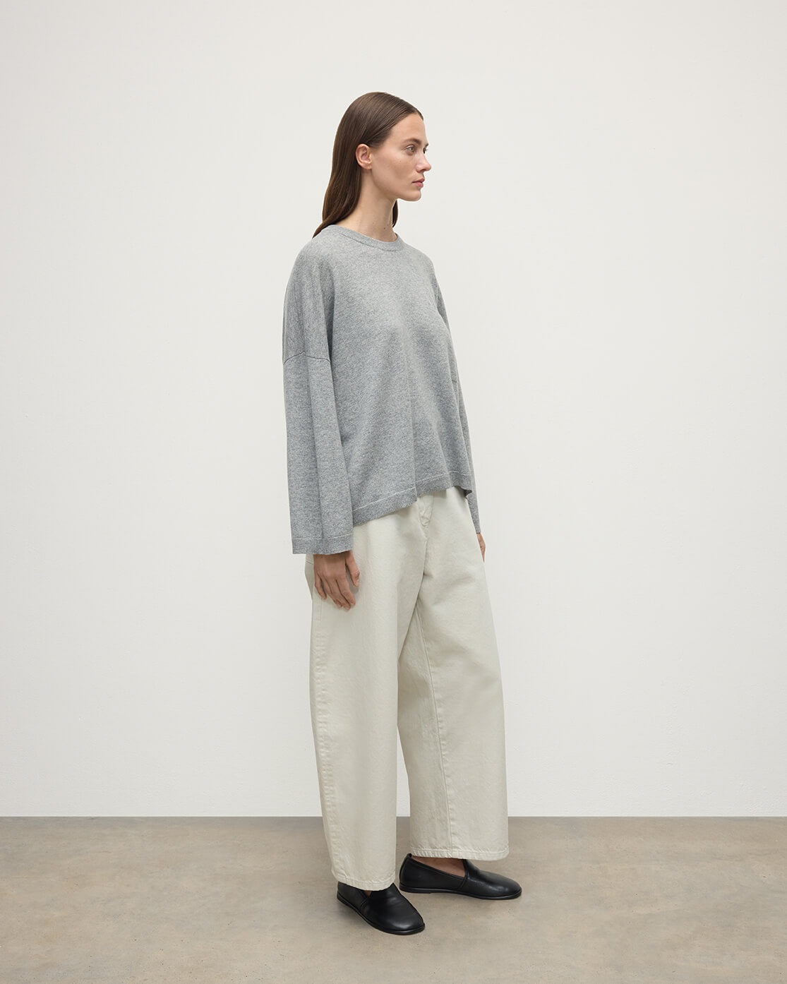 Johnstons of Elgin AW25 Women's Knitwear Light Grey Slouch Cashmere Sweater KAP05315HA0308