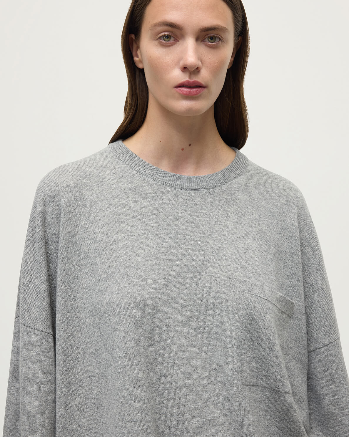 Johnstons of Elgin AW25 Women's Knitwear Light Grey Slouch Cashmere Sweater KAP05315HA0308