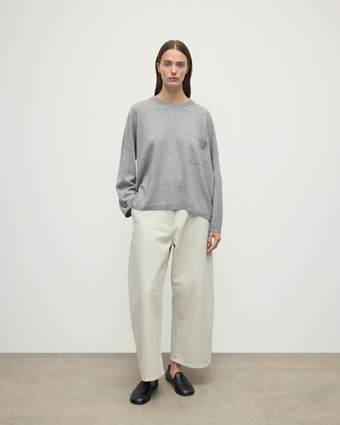 Johnstons of Elgin AW25 Women's Knitwear Light Grey Slouch Cashmere Sweater KAP05315HA0308