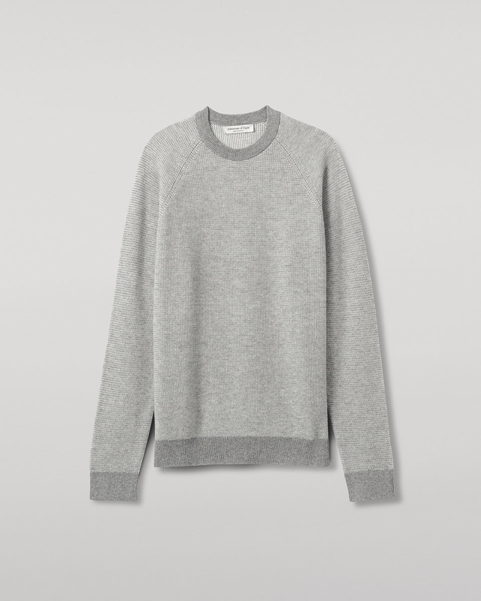 Johnstons of Elgin AW25 Men's Knitwear Light Grey & Zinc White Waffle Stitch Grey Cashmere Jumper KAP05441Q25349