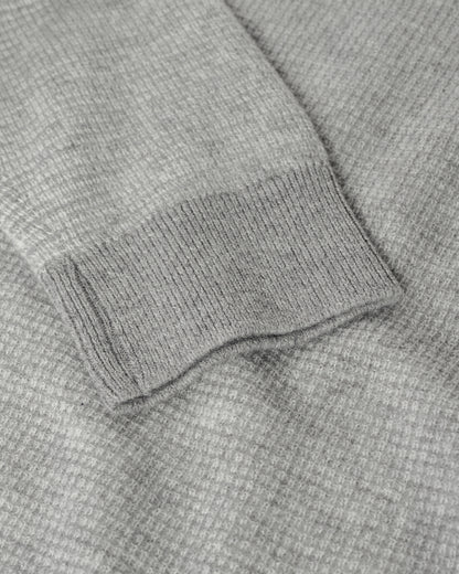 Johnstons of Elgin AW25 Men's Knitwear Light Grey & Zinc White Waffle Stitch Grey Cashmere Jumper KAP05441Q25349