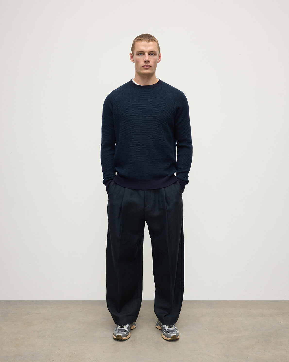 Johnstons of Elgin AW25 Men's Knitwear Dark Navy & Bottle Green Waffle Stitch Navy Cashmere Jumper KAP05441Q25352