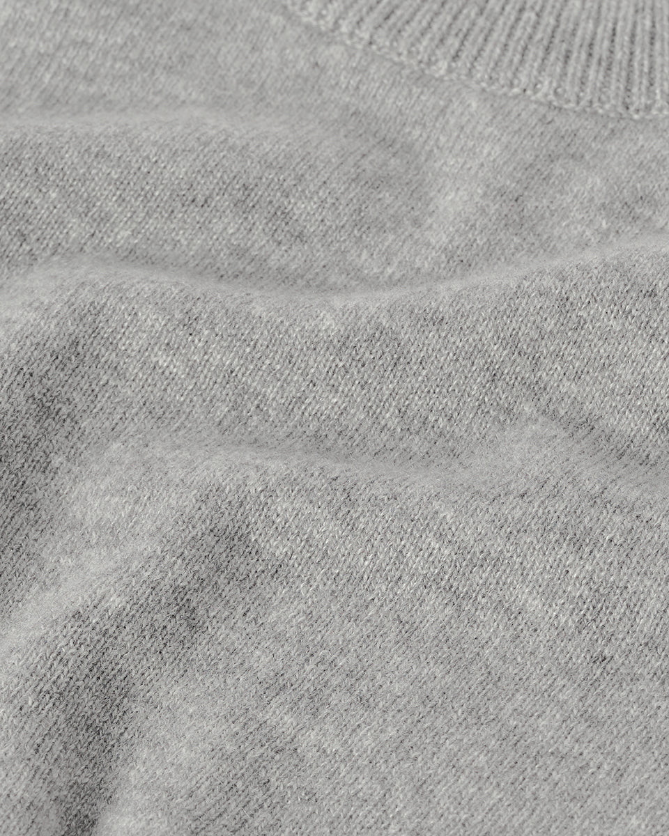 Johnstons of Elgin AW25 Men's Knitwear Light Grey Classic Cashmere Grey Round Neck KAP05471HA0308