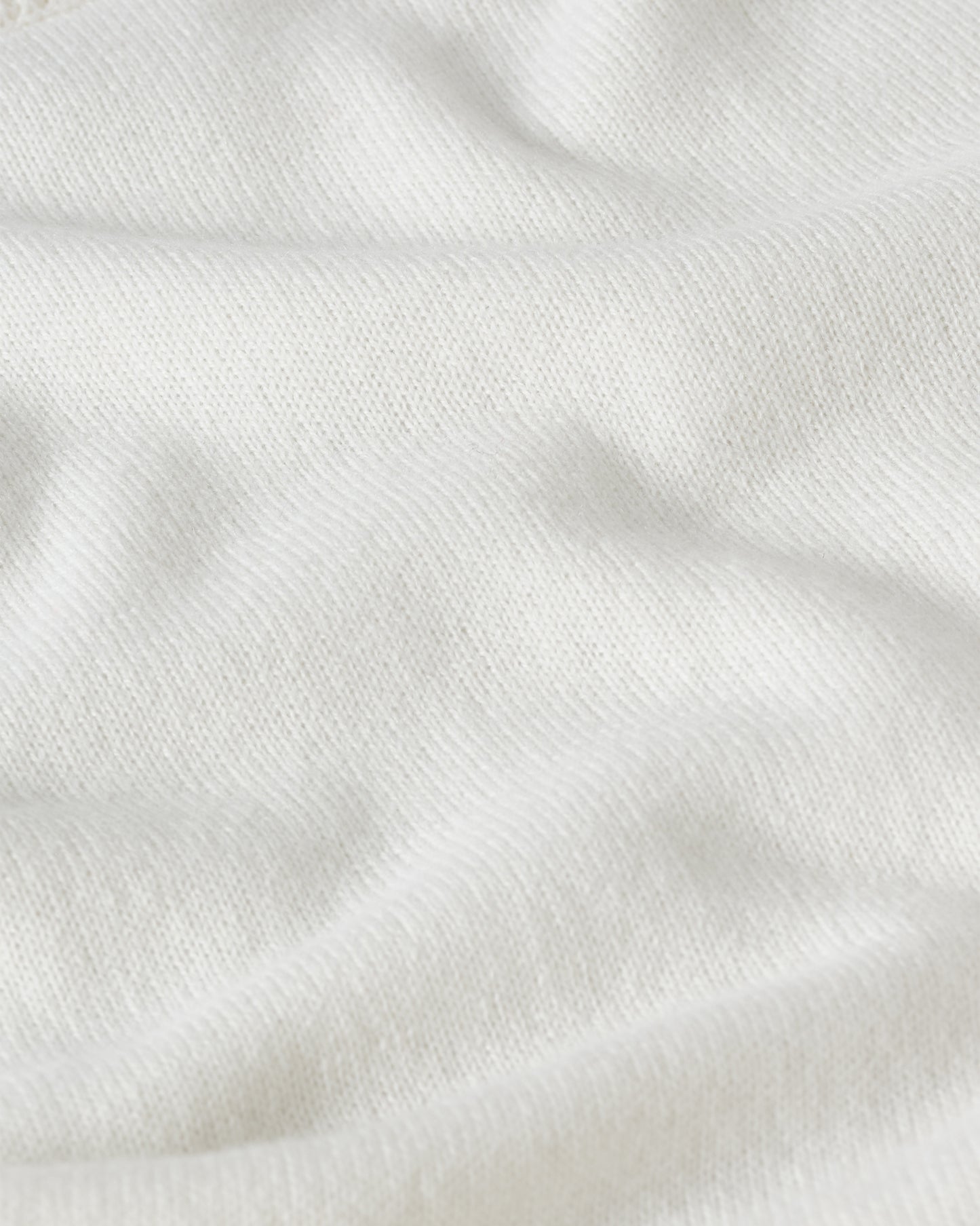 JOHNSTONS OF ELGIN MENS RORY CREW CLASSIC JUMPER WHITE 100% CASHMERE KAP05471SA0606