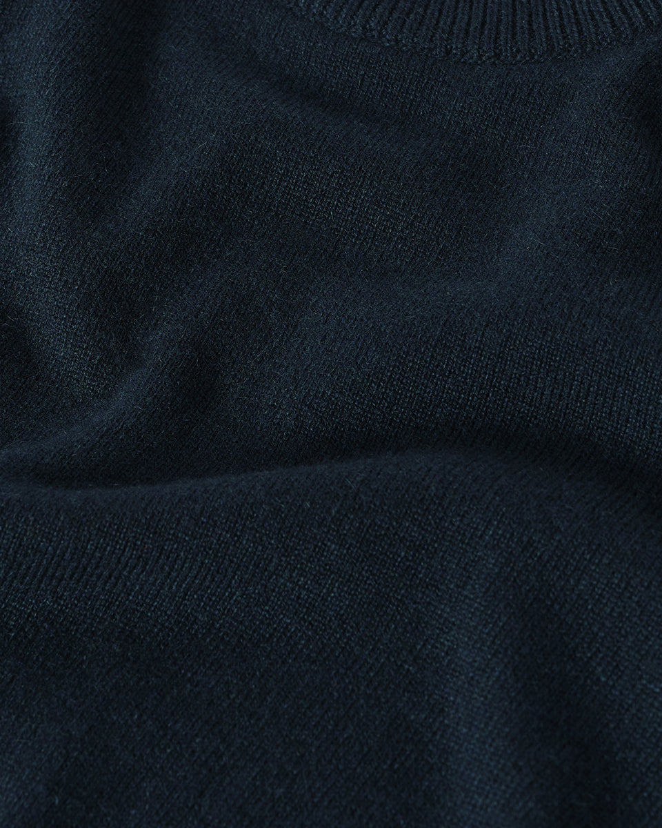 Johnstons of Elgin AW25 Men's Knitwear Bottle Green Classic Cashmere Green Round Neck Jumper KAP05471SC7341