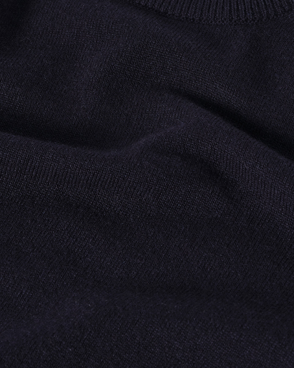 Johnstons of Elgin AW25 Men's Knitwear Dark Navy Classic Cashmere Navy Round Neck Jumper KAP05471SD7666