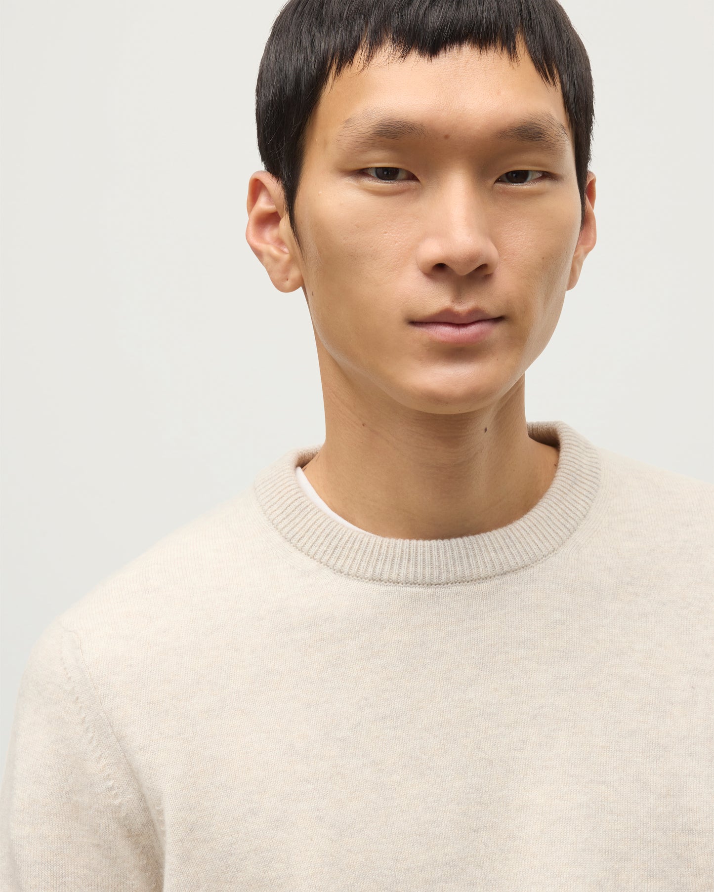 MENS RORY CREW CLASSIC JUMPER NATURAL 100% CASHMERE, BY JOHNSTONS OF ELGIN  KAP05471HA0402