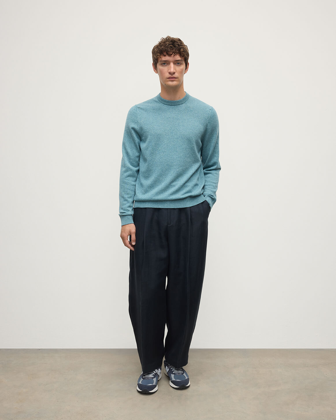 Johnstons of Elgin AW25 Men's Knitwear Seascape Classic Cashmere Green Round Neck Jumper KAP05471HC0038