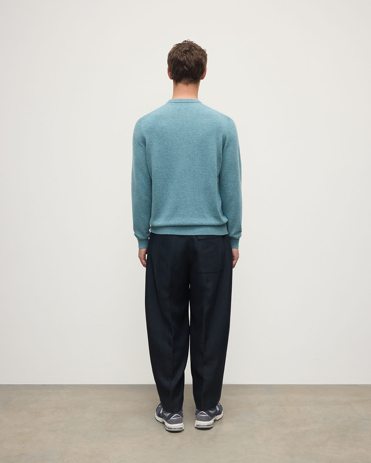 Johnstons of Elgin AW25 Men's Knitwear Seascape Classic Cashmere Green Round Neck Jumper KAP05471HC0038