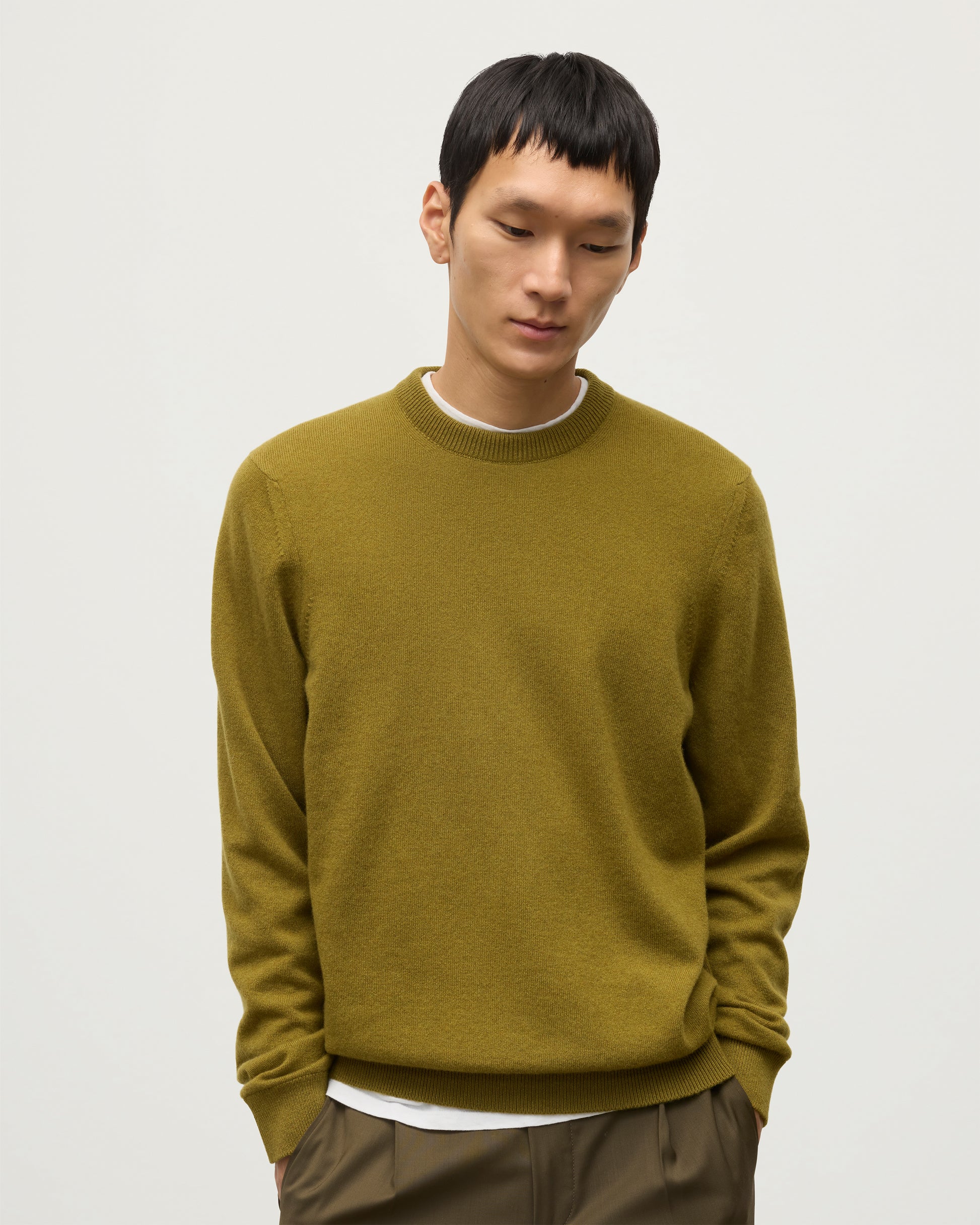 MENS RORY CREW CLASSIC JUMPER GREEN 100% CASHMERE BY JOHNSTONS OF ELGIN KAP05471SC4719