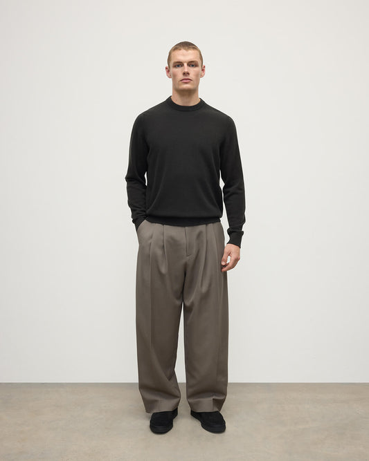 Johnstons of Elgin AW25 Men's Knitwear Icon Classic Cashmere Dark Grey Round Neck Jumper KAP05471SC7330