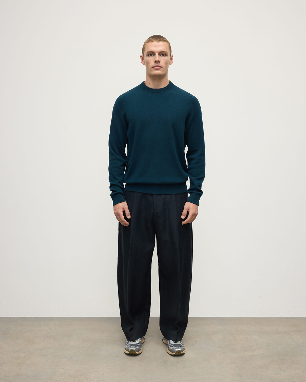 Johnstons of Elgin AW25 Men's Knitwear Bottle Green Classic Cashmere Green Round Neck Jumper KAP05471SC7341