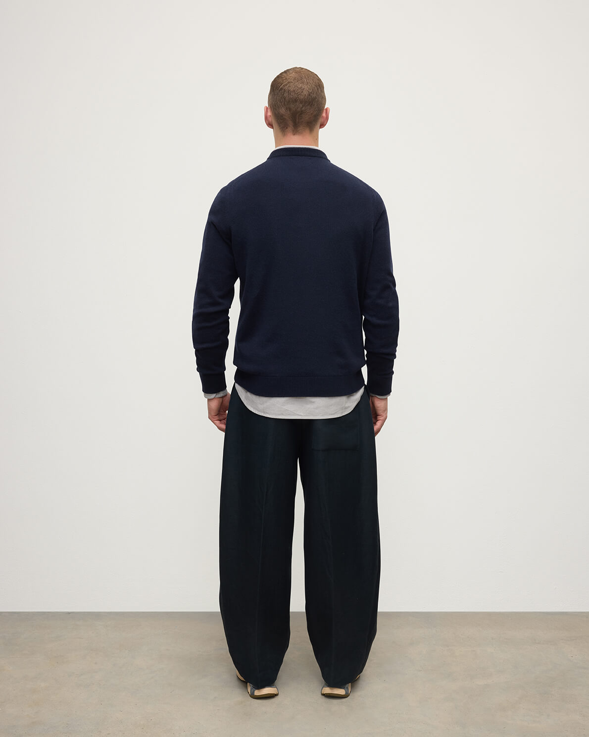 Johnstons of Elgin AW25 Men's Knitwear Dark Navy Classic Cashmere Navy Round Neck Jumper KAP05471SD7666