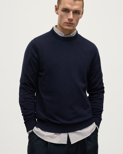 Johnstons of Elgin AW25 Men's Knitwear Dark Navy Classic Cashmere Navy Round Neck Jumper KAP05471SD7666